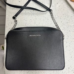 Micheal Kors Jet Set Large Crossbody